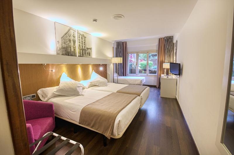 Double or Twin Room with Extra Bed image 1