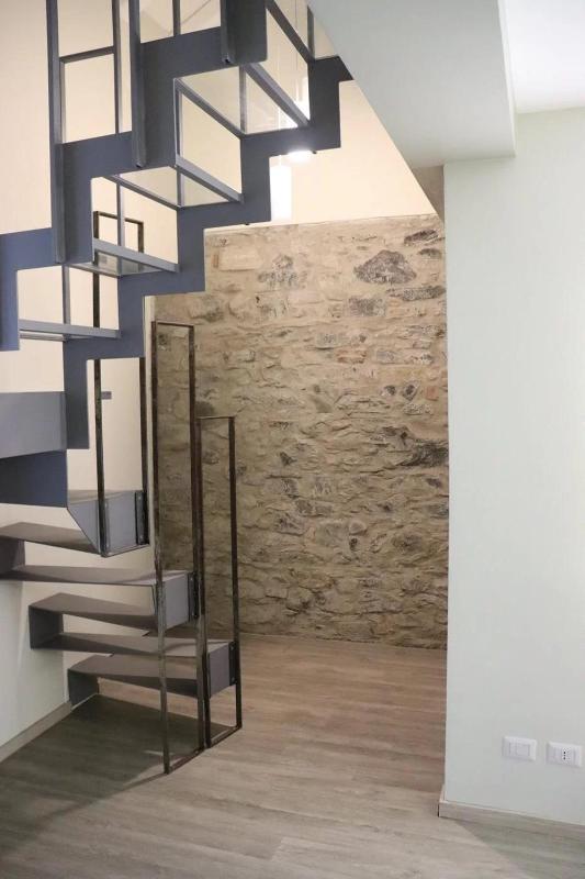 Deluxe King Room image 3