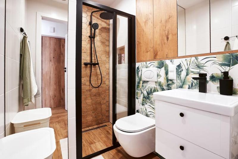 Green Apartment - image 12