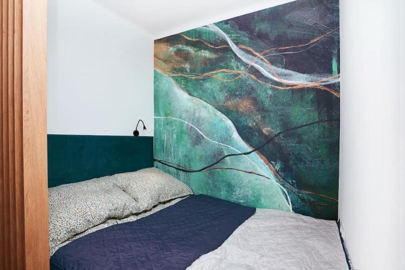 Green Apartment - image 11