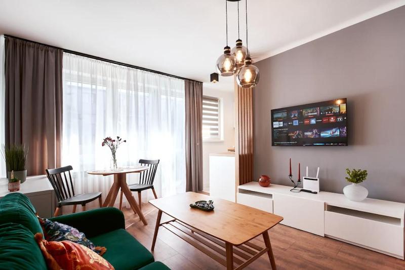 Green Apartment - image 7