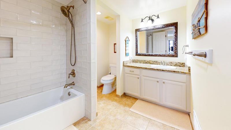 2318 Villamare - image 25