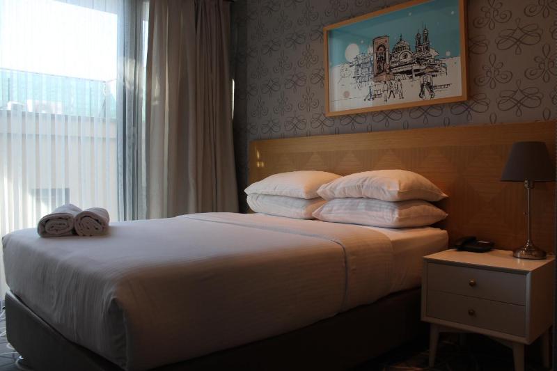 Economy Room image 2