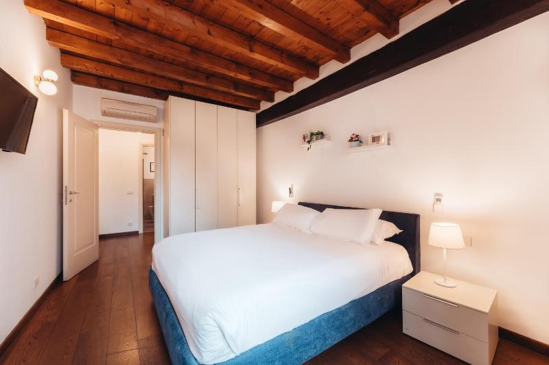 One-Bedroom Apartment image 3