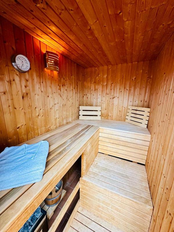 Deluxe Double Room with Private Sauna image 4