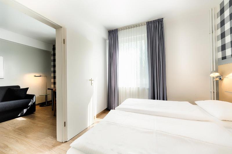 Large Double or Twin Room image 2
