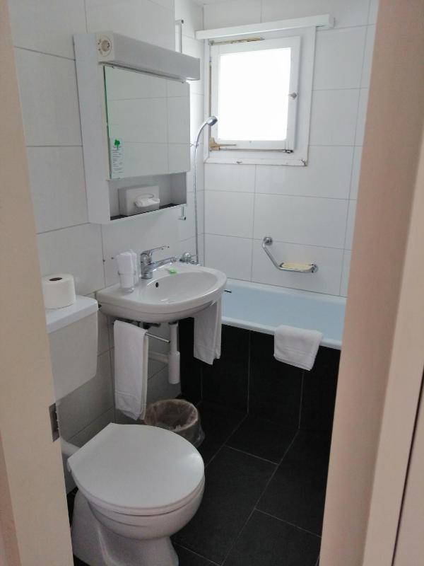 One-Bedroom Apartment image 3