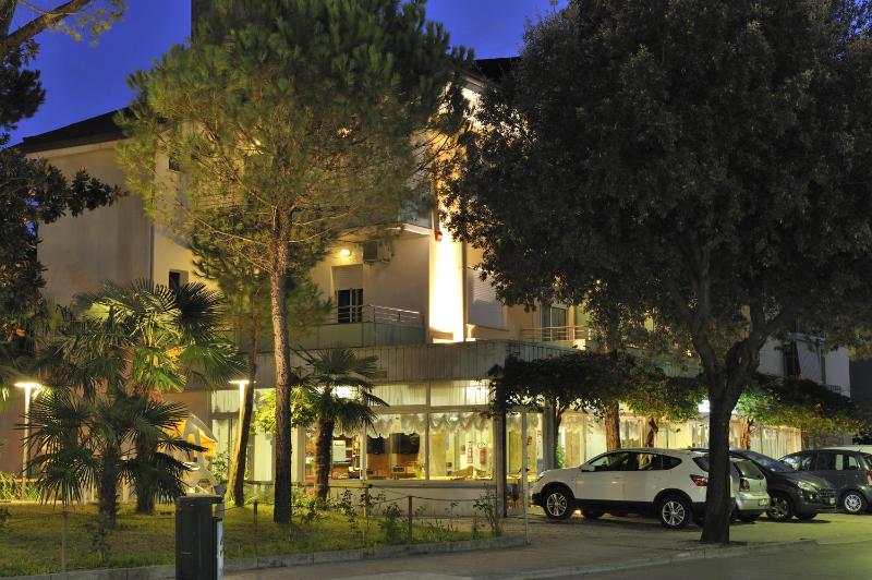 Hotel Mimosa - image 7