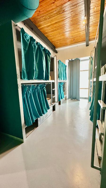 12-Bed in mixed Dormitory Room image 3