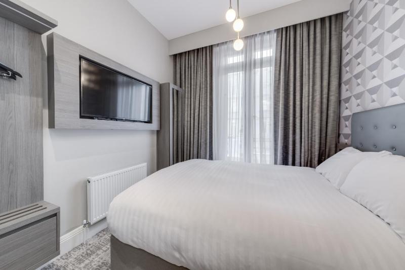 Economy Double Room image 2