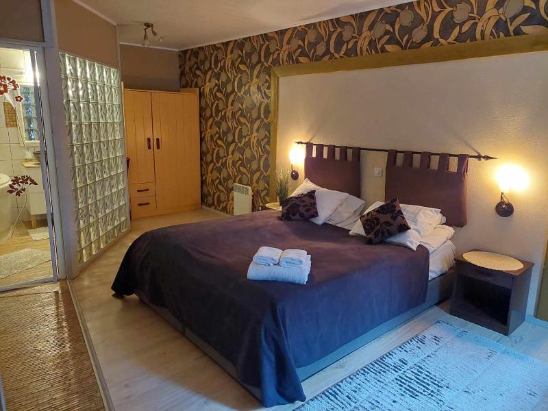 Junior Suite with Spa Bath image 1