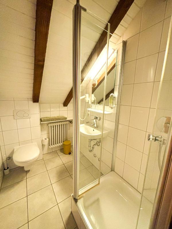 Two-Bedroom Apartment with Balcony and Mountain View  image 2
