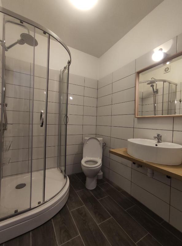 Twin Room with Private Bathroom image 2