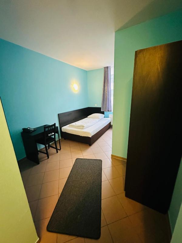 Angel Hotel - image 9