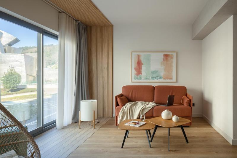 One-Bedroom Apartment image 1