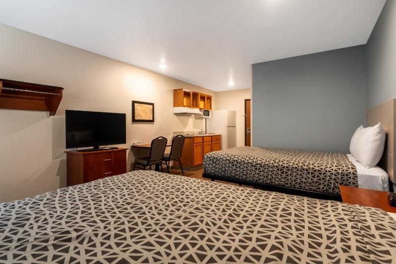 Double Room with Two Double Beds - Non-Smoking image 4