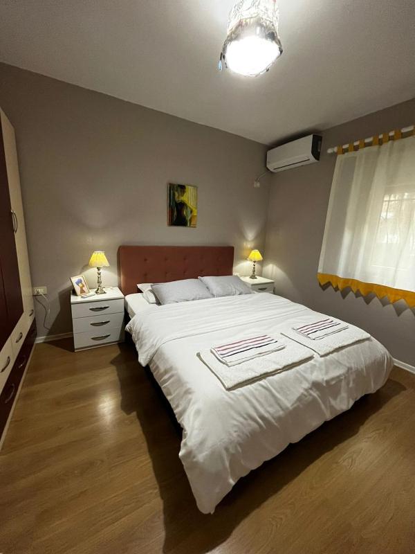 Bllok Area Apartment - image 4