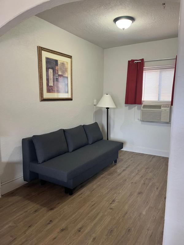 King Room image 4