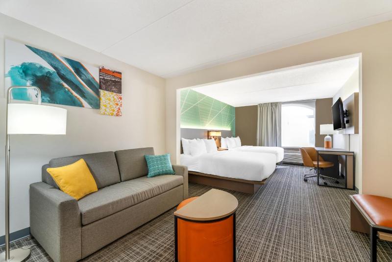 Family Room with Two Queen Beds - Non Smoking image 4