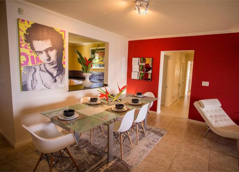 Designer Penthouse - Stunning Property with Amazing Views - image 2