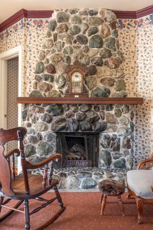 Premier King Room with Fireplace image 2