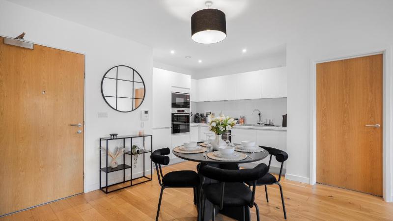 Axium Escape- 2 bed apartment Birmingham City Centre - image 18