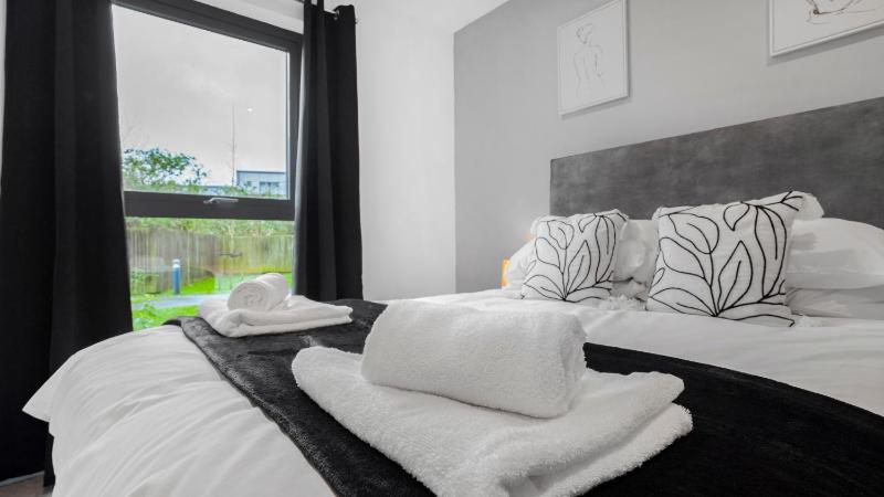 Axium Escape- 2 bed apartment Birmingham City Centre - image 12