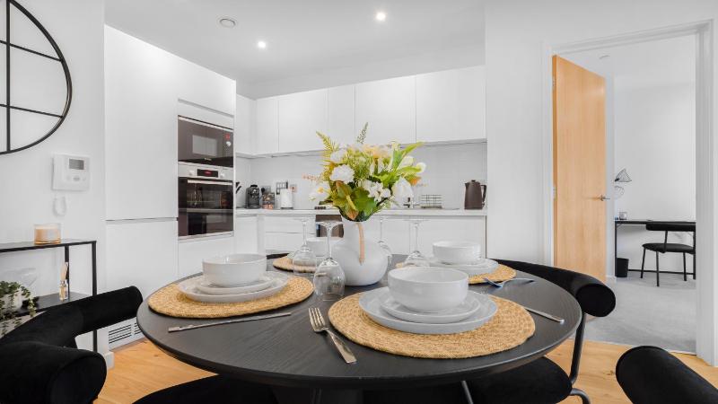 Axium Escape- 2 bed apartment Birmingham City Centre - image 21