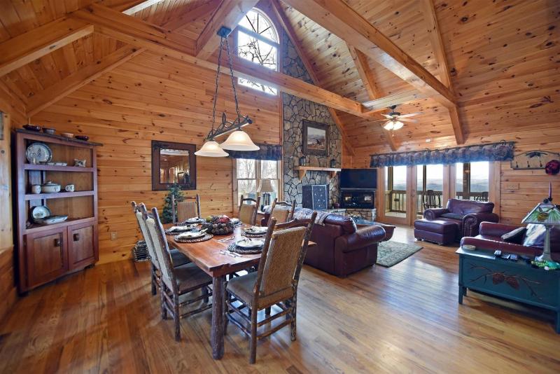 Point of View-Amazing Views-Hot Tub- Pool Table-Wifi-Firepit-Gas Fireplace - image 10