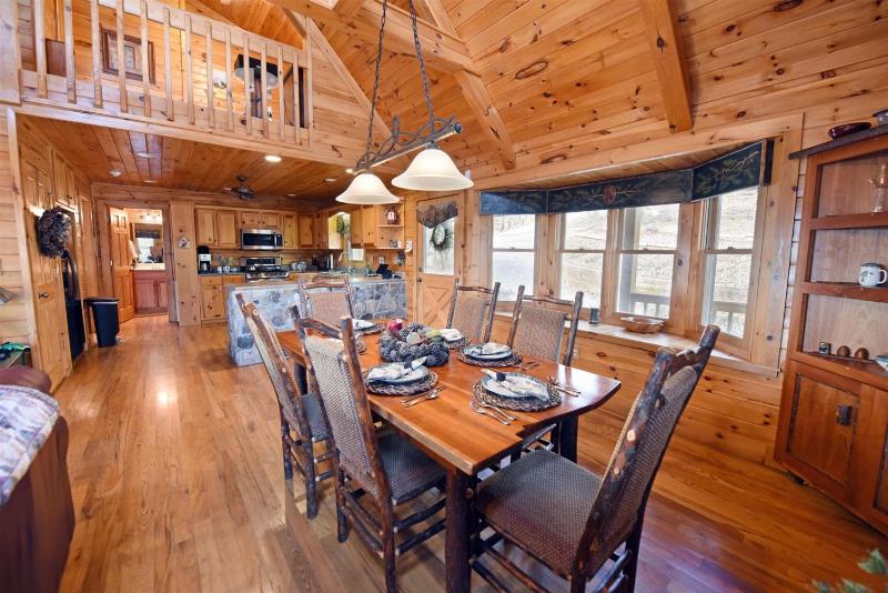 Point of View-Amazing Views-Hot Tub- Pool Table-Wifi-Firepit-Gas Fireplace - image 23