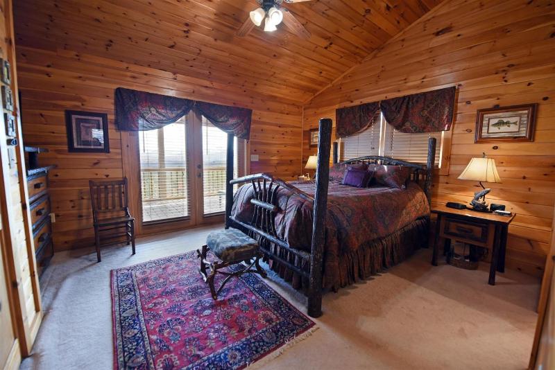 Point of View-Amazing Views-Hot Tub- Pool Table-Wifi-Firepit-Gas Fireplace - image 14