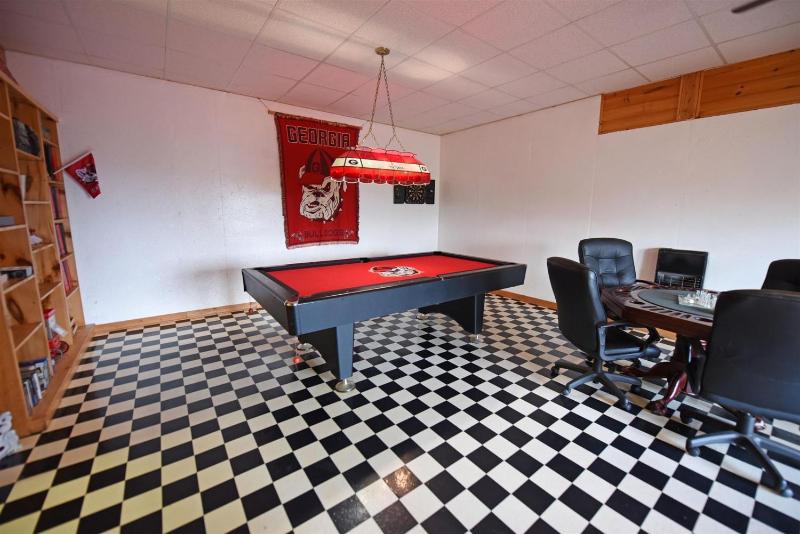 Point of View-Amazing Views-Hot Tub- Pool Table-Wifi-Firepit-Gas Fireplace - image 21