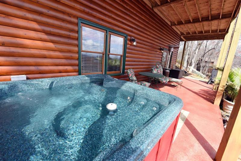 Point of View-Amazing Views-Hot Tub- Pool Table-Wifi-Firepit-Gas Fireplace - image 19