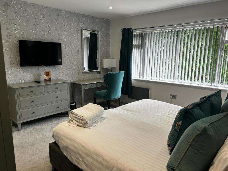 Woodlands Chalet image 4