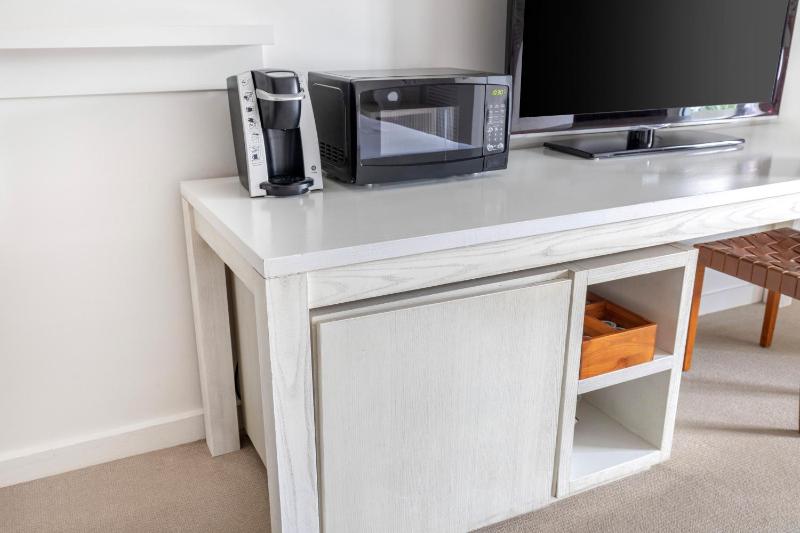 Double Room with Two Double Beds with City View image 1