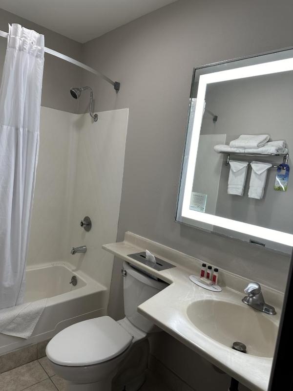 Double Room with Two Double Beds - Non-Smoking image 2