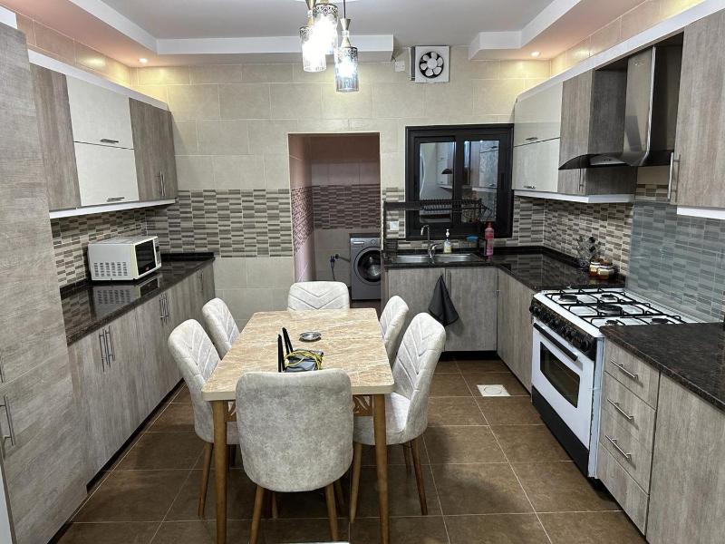 Amro Petra Apartment - image 5
