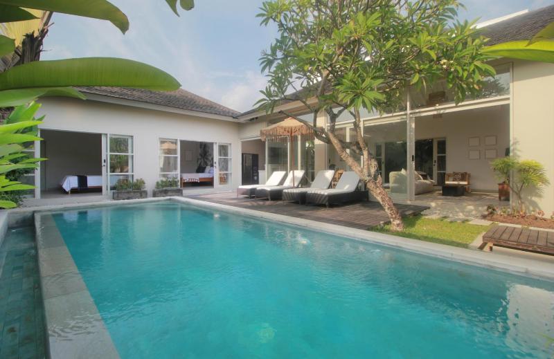 Echo Beach Villa and Apartment - image 11