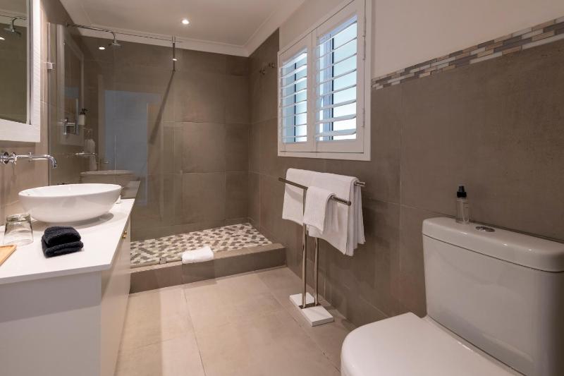 Hide-Away Guest House - image 16