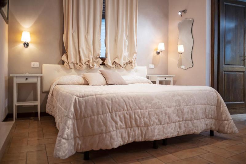 Double Room with Terrace image 4