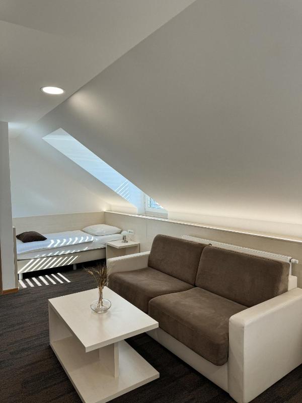 Superior Family Room image 2