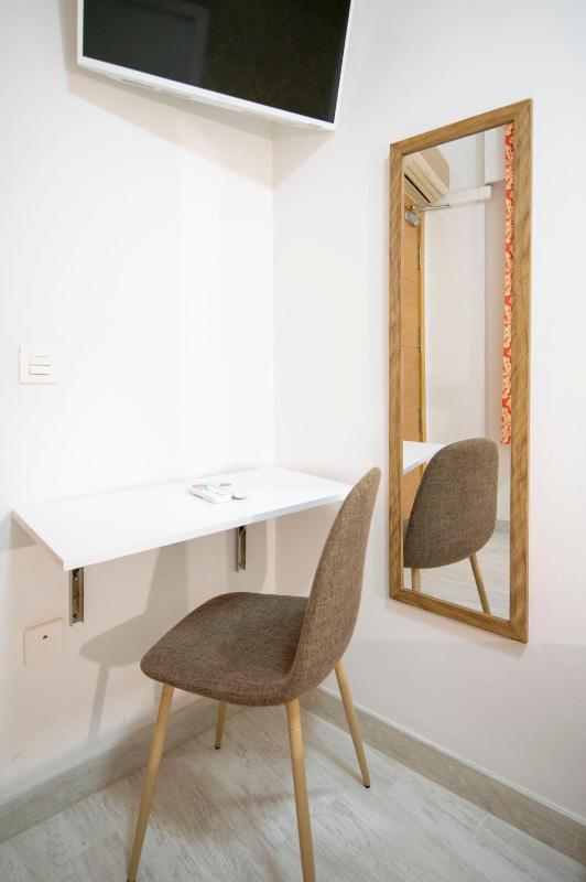 Standard Single Room image 3