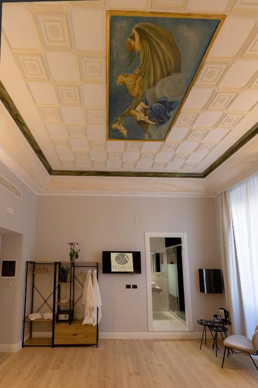 Luxury Triple Room image 3