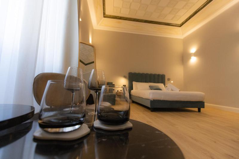 Luxury Triple Room image 4
