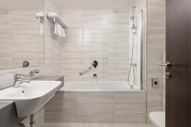 Standard Double Room image 2