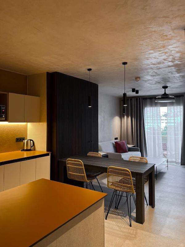 Two-Bedroom Deluxe Apartment image 3