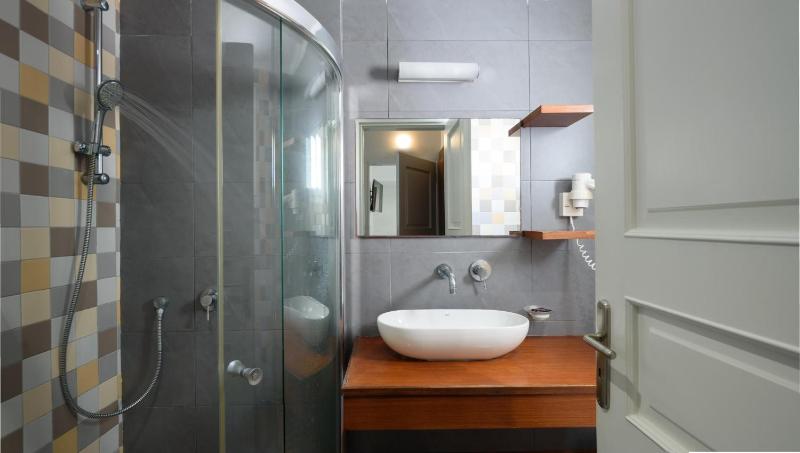 Family Suite with Balcony image 1