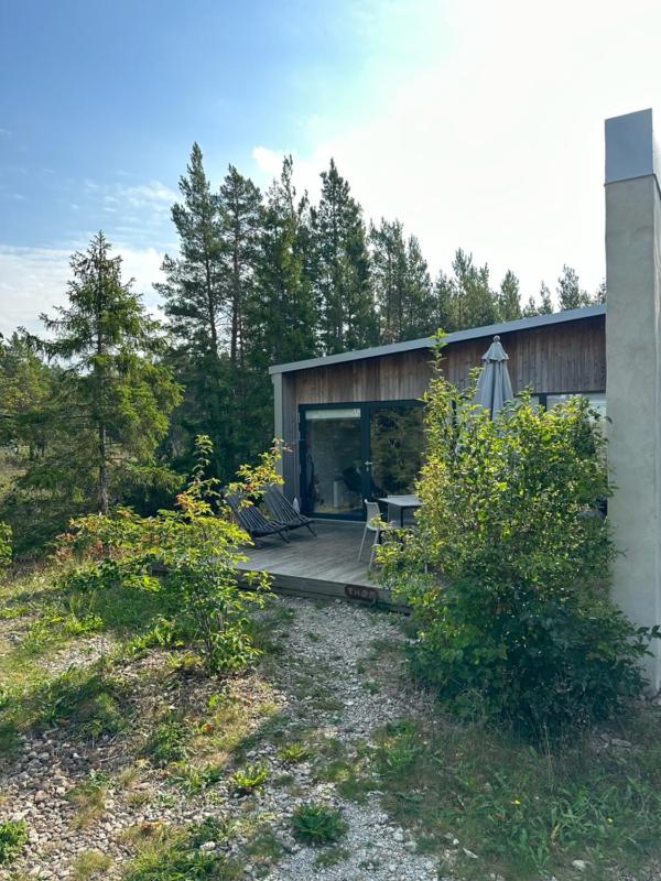 One-Bedroom Cottage image 1