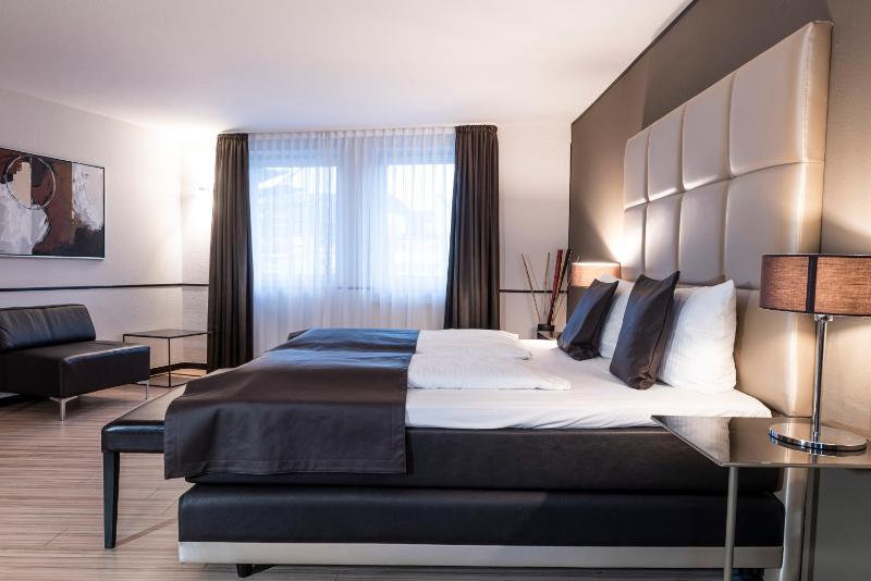 Deluxe Double Room image 3