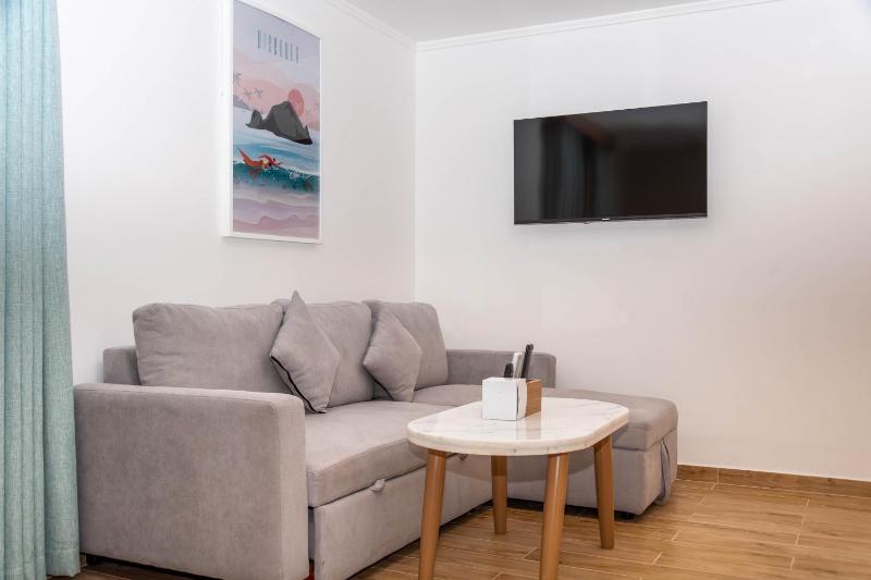 One-Bedroom Chalet image 4